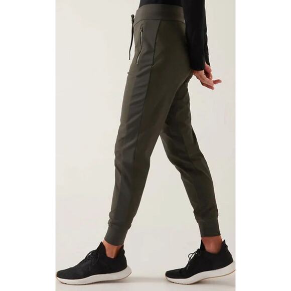 Athleta Black Sz 8 Headlands Hybrid Trekk Jogger Vertical Pockets Flaw No Tie - Picture 1 of 10